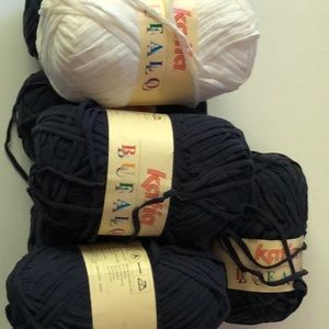 Katia Bufalo ribbon yarn combo navy And white